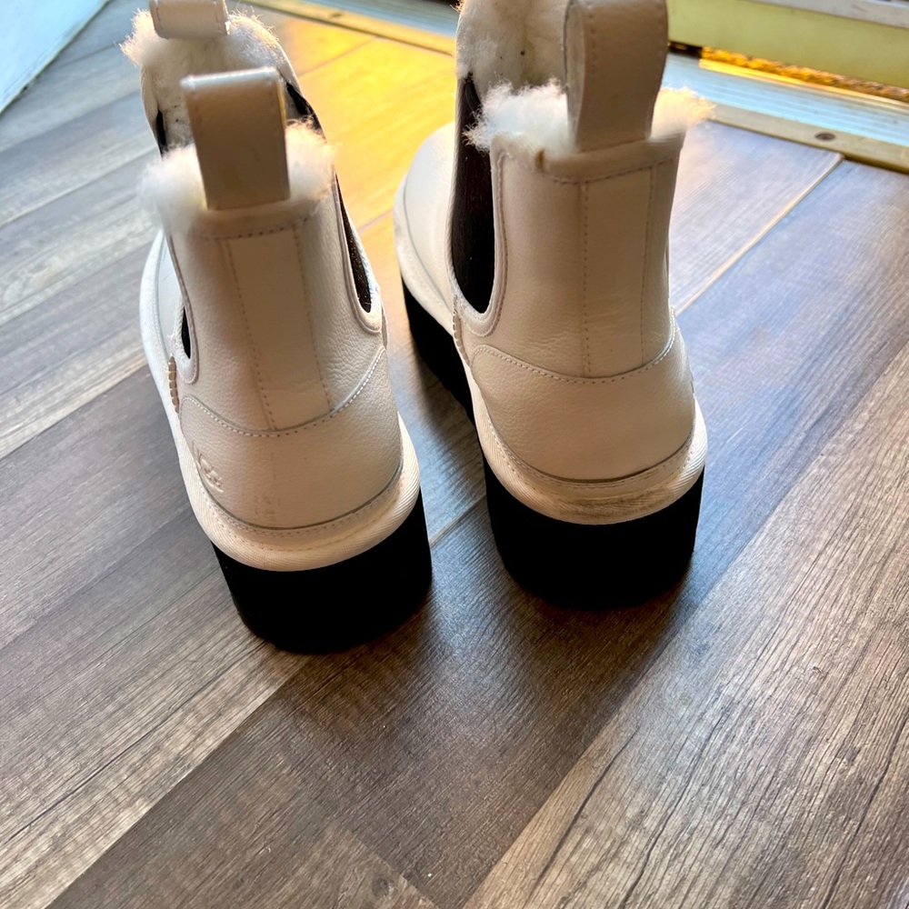 Ugg’s classic mini platform - Picture 2 of 4